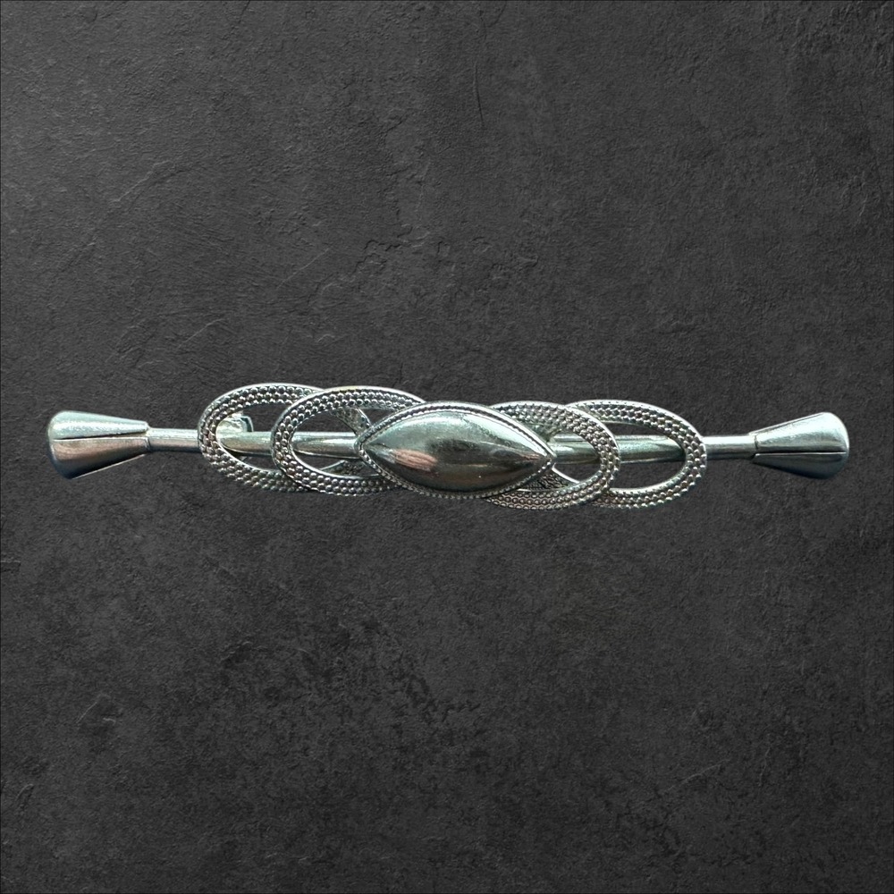 Unmarked‎ Collar Bar Pin Silver Tone Vintage Textured Interlocking